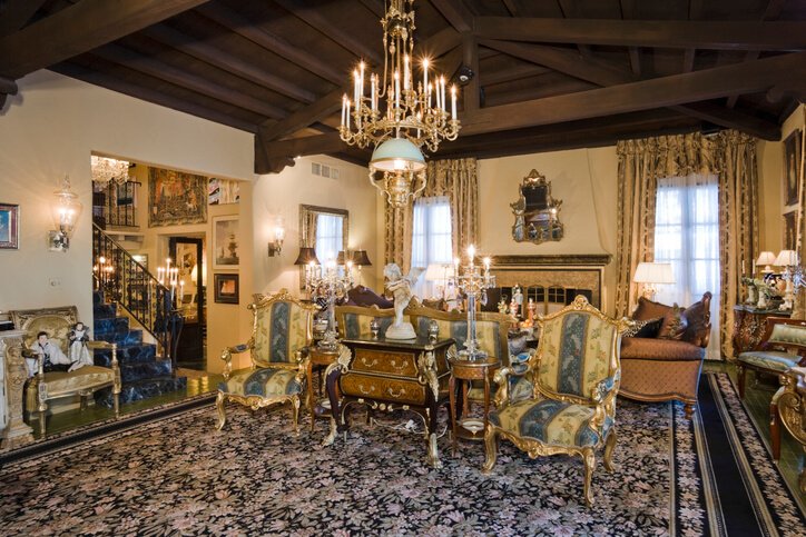 Estate liquidators & buyers North River Shores. Vintage antiques buyers North River Shores. Updated 2025